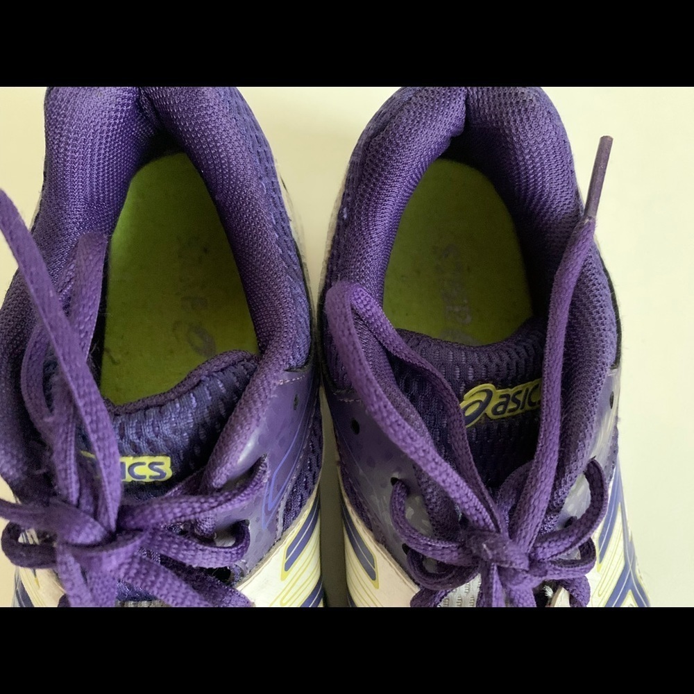 Shoes - Picture 6 of 8